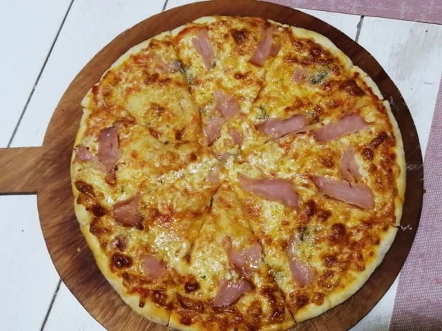 Pizza Jamón Crudo de Café Roga