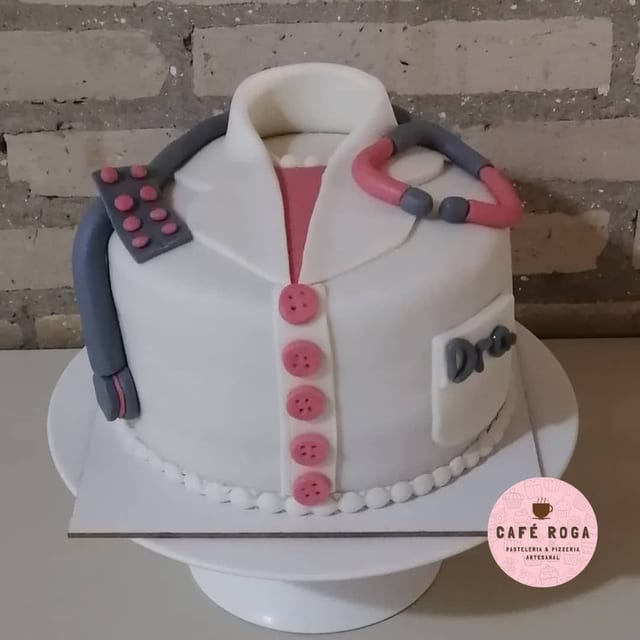 Torta temática de egreso para doctora