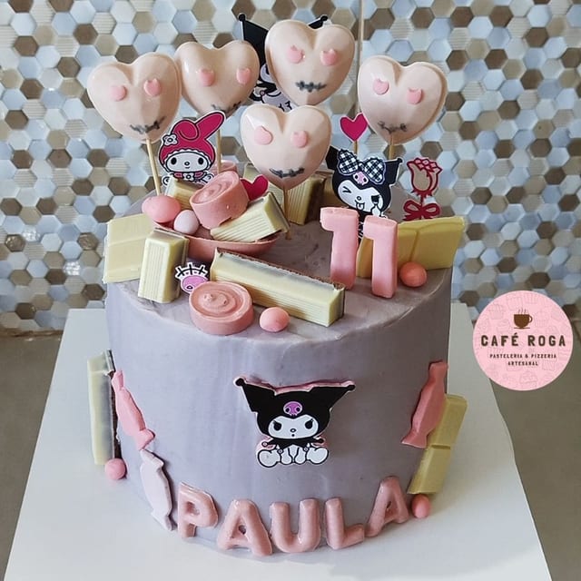 Torta temática de Hello Kitty y Kuromi