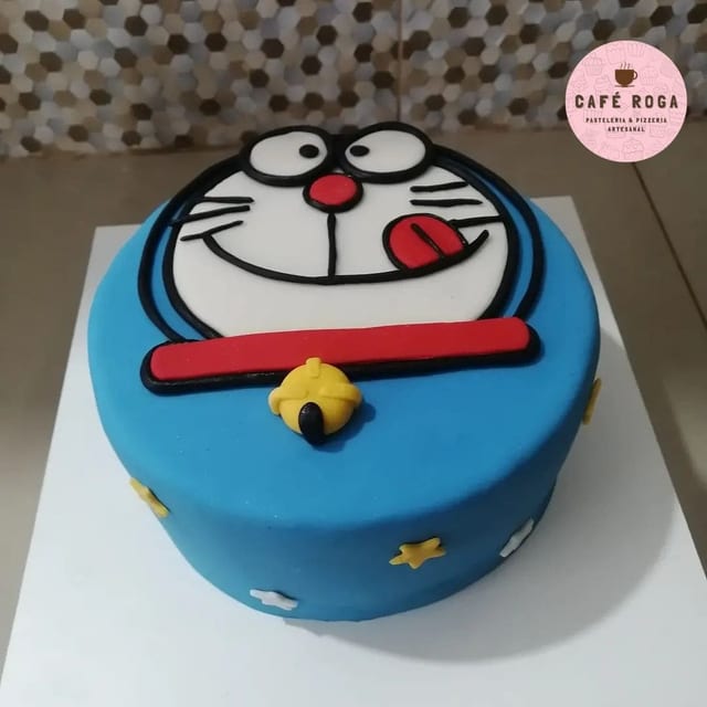 Torta temática de Doraemon