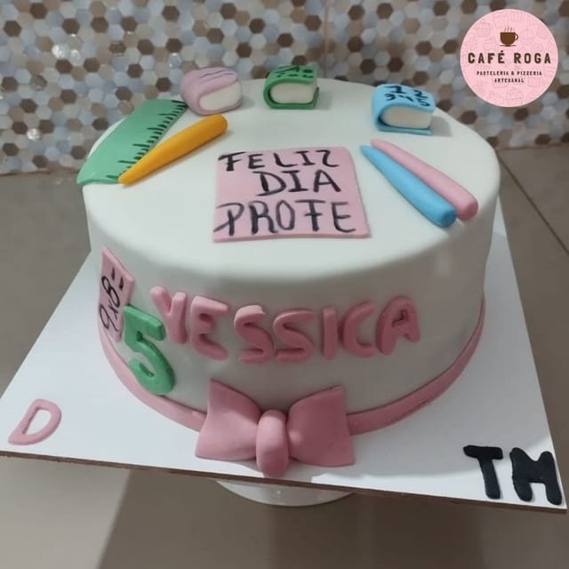 Torta temática de egreso, diseño a pedido